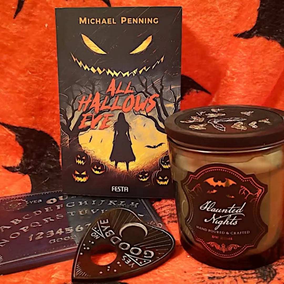 🆁🅴🆉🅴🅽🆂🅸🅾🅽

... "All Hallows Eve" spielt in einer einzigen Nacht, zu Halloween, in der die Geister der Toten das Leben in der Kleinstadt komplett auf den Kopf stellen. Allein schon das Setting in eben jener berühmt-berüchtigten Stadt weckt Erwartungen, mit denen Michael Penning gekonnt spielt, in dem er wahre Ereignisse in seine Geschichte einfließen lässt, was ihr natürlich einen ganz besonderen Reiz verleiht. Es geht düster zur Sache, ein unheilvoller Fluch, dunkle Wälder, Schuld und Sühne und mittendrin eine Mutter auf der Suche nach ihrem Kind, für die sie nur bis zum Morgen Zeit hat.  Ja, Frauen nehmen in diesem Buch eine ganz besondere Rolle ein. Neben Alice ist da noch Sarah Bridges, eine Ausgestoßene, die in den Wäldern lebt und natürlich die Frau aus Rauch und Nebel, die die Kinder entführt hat. Gerade sie ist eine sehr tragische Figur, über die ich gern noch etwas mehr erfahren hätte. Aber auch so ist die Geschichte die perfekte Halloween-Lektüre und passt einfach wunderbar in die spooky Season. Bleibt also zu hoffen, dass auch die anderen Bände dieser Reihe bald den Weg in unsere Gefilde finden, denn ich bin gespannt darauf, wie es mit Abigail weitergeht. ...

Meine komplette Rezension findet ihr hier: 
https://vollausgebucht.net/?p=22941

#VollAusgebucht #Leseratte #Bookstagram #Timetoread #Booknerd #Büchersüchtig #Booklover #Bücherliebe #Books #Reading #Instabooks #BooksofInstagram #Girlwithbooks #Buchtipp #Bookaddicted #Letsreadabook #Horrorgirl #Thrillerlover #Buchblogger #Leseliebe #AllHallowsEve  #BuchderSchatten #MichaelPenning #FestaVerlag #Halloween #Hexen