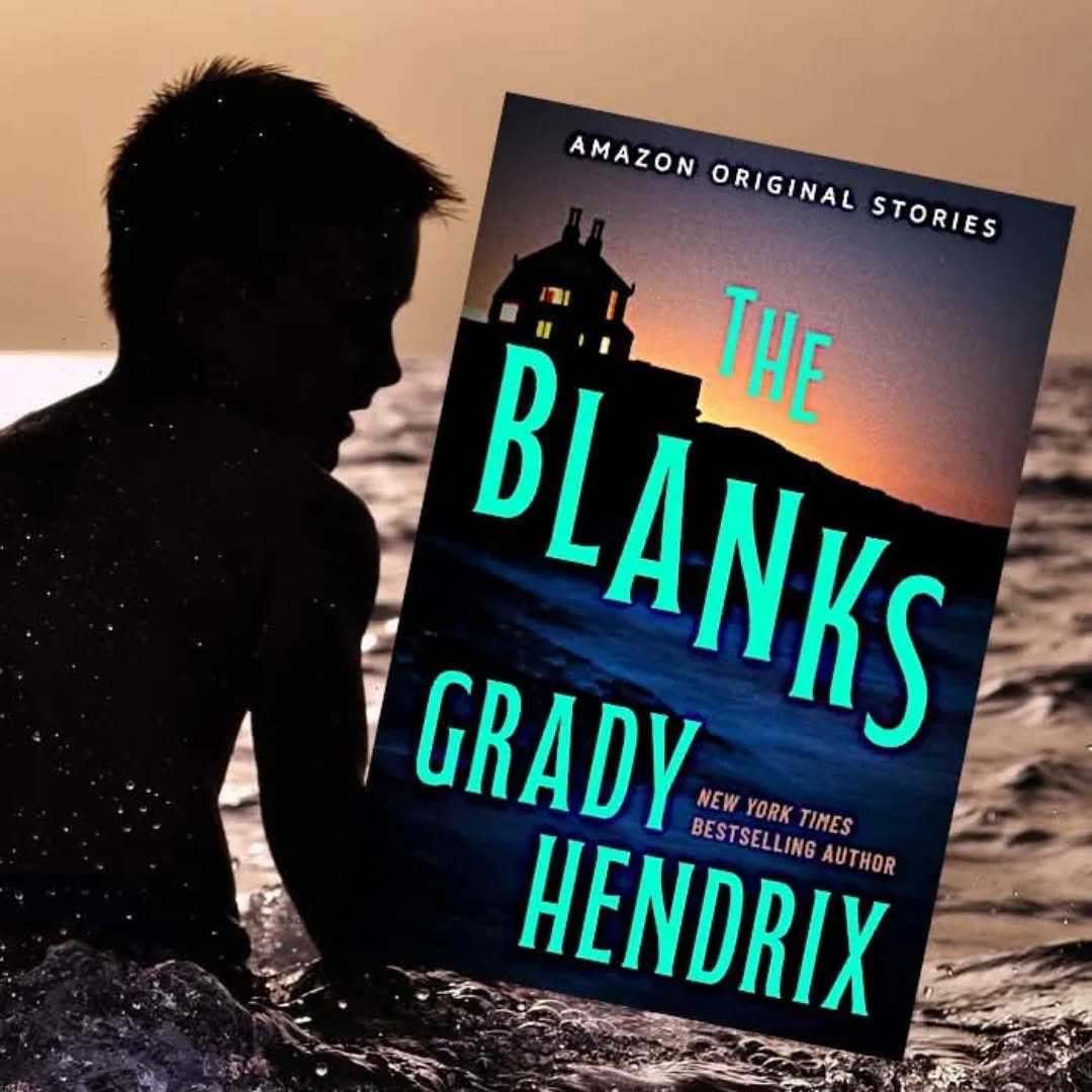 🆁🅴🆉🅴🅽🆂🅸🅾🅽

Nach "Jackknife", "Letterslot" und "Night and Day in Misery" war mit "The Blanks" Kurzgeschichte Nummer 4 aus der von Amazon herausgegebenen "The Shivers" Reihe fällig. Nur auf "The Indigo Room" von Stephen Graham Jones habe ich verzichtet, weil ich mit dem Schreibstil des Autors einfach nicht klar komme. Für alle diese Bücher gibt es keine Übersetzung, sie sind also im Original, also auf Englisch zu haben.

Wie jeden Sommer in den letzten Jahren zieht es Protagonistin Rachel, die ihre Erlebnisse in der Ich-Perspektive erzählt, und ihre Familie auch diesmal wieder in ihr Haus auf Jeckle Island. Die Insel ist ein Geheimtipp im nahen New York, nur selten stehen dort Anwesen zum Verkauf und will man eines erwerben, braucht man Empfehlungen. So hat sich eine kleine, eingespielte Gemeinschaft gebildet, die weitab vom Großstadtstress entspannte Sommertage verlebt.
Es gibt jedoch eine Regel, an die sich alle halten müssen, denn draußen existiert eine Bedrohung, Wesen, die schlicht und ergreifend "Die Leere" genannt werden. Sieht man sie, muss man sie ignorieren, einfach so tun, als wäre nichts gewesen und alles ist gut. Doch Rachels Sohn Callum sieht nicht weg und so nimmt das Unglück seinen Lauf.
Grady Hendrix geht in seiner Kurzgeschichte so gut wie gar nicht auf jene Monster ein, die zu Jeckle Island gehören, sie sind einfach da. Worum genau es sich bei ihnen handelt, darüber lässt er seine Leser im Unklaren und das ist verdammt clever, denn so kann sich jeder ein ganz eigenes Bild machen. Stattdessen beschreibt er, wie Callums Familie zu ihrem Haus kommt, wie man mit den anderen "Bewohnern" umgeht und auch, dass es schon vorher zu Vorkommnissen kam, über die aber nicht geredet wird. ...

Meine komplette Rezension findet ihr hier: 
https://vollausgebucht.net/?p=23082

#VollAusgebucht #Leseratte #Bookstagram #Timetoread #Booknerd #Büchersüchtig #Booklover #Bücherliebe #Books #Reading #Instabooks #BooksofInstagram #Girlwithbooks #Buchtipp #Bookaddicted #Letsreadabook #Horrorgirl #Thrillerlover #Buchblogger #Leseliebe #TheBlanks #GradyHendrix #Kurzgeschichte #TheShivers #AmazonOriginalStories #Horror